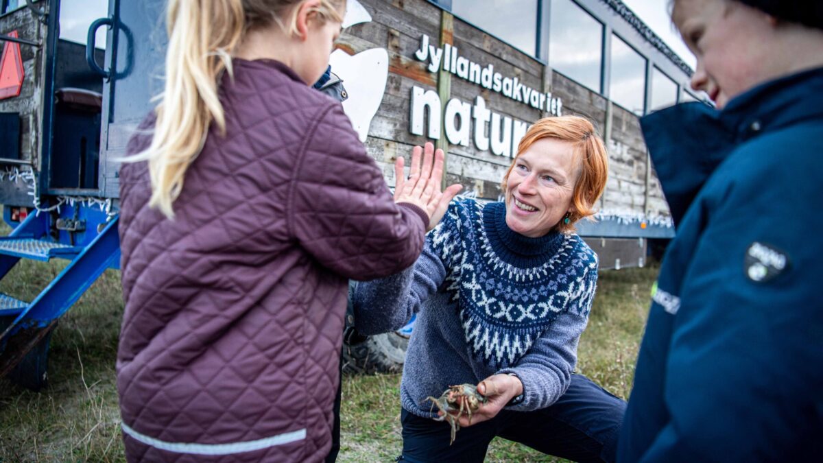 The fishkeepers tractor tour